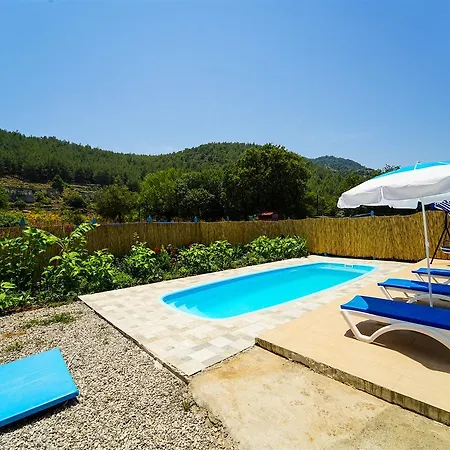 Ikiz - Kayakoy'de Kiralik 2+1 Muhafazakar Fethiye