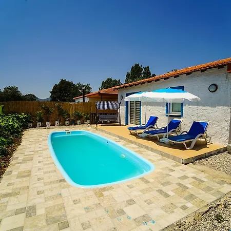 Villa Ikiz - Kayakoy'de Kiralik 2+1 Muhafazakar Fethiye