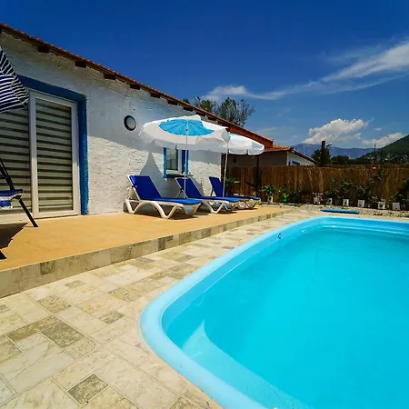 Ikiz - Kayakoy'de Kiralik 2+1 Muhafazakar Villa Fethiye